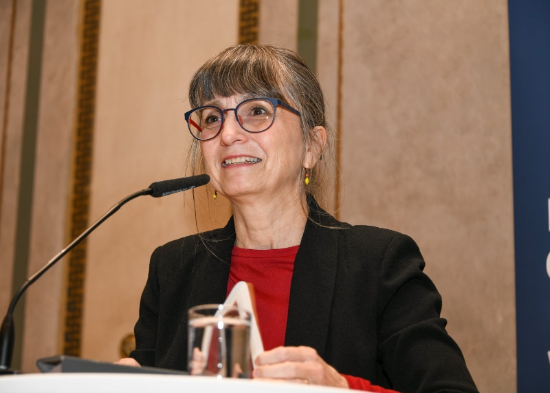 Karin Peschka liest den ersten Teil ihrer "Notizen zu einer Rede für die Wildgans-Preis-Verleihung" (Copyright: Markus Prantl)
